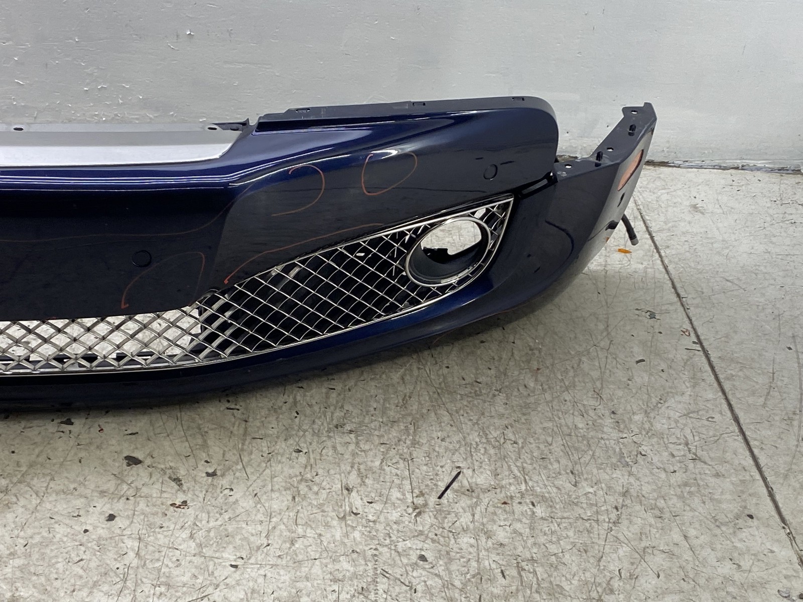 2010-2016 BENTLEY MULSANNE FRONT BUMPER COVER FOG LIGHT W/O RADAR SENSORS