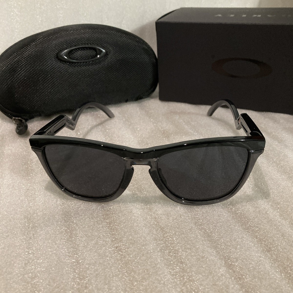Oakley HSTN Sunglasses Polarized Black Lens 009242 Polarized Lens