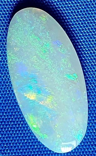 OPAL SOLID - CRYSTAL- ELLIPSE SHAPE 6.0 cts - 23x10x3mm - MINTABIE FIELD - Picture 6 of 9