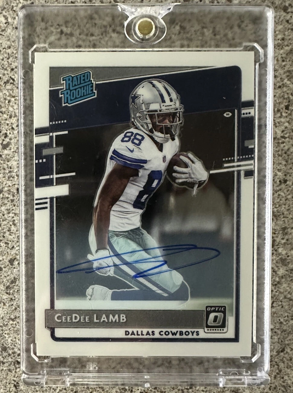 2020 Panini Donruss Optic Rated Rookie Autograph #156 CeeDee Lamb /150 On Card