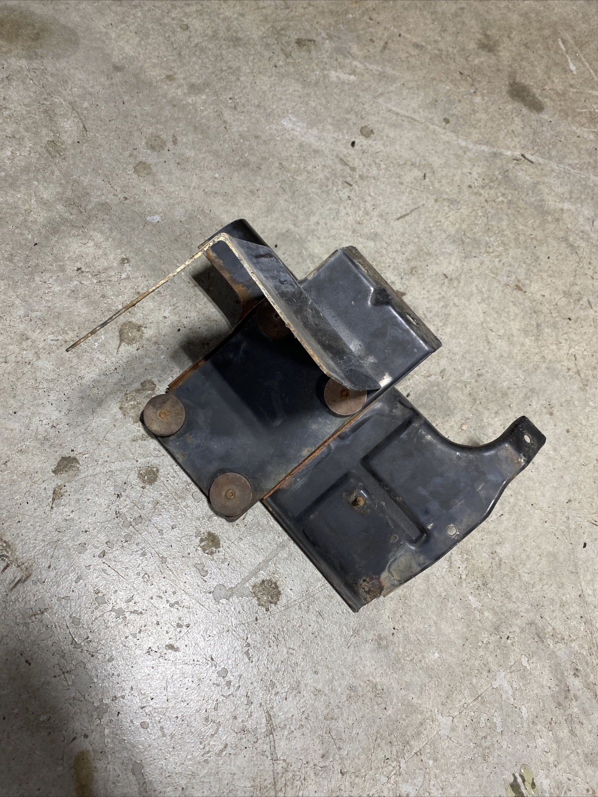 Jeep Cherokee XJ 87-90 Power Steering Pump Bracket – Engine Belt Tensioner Mount