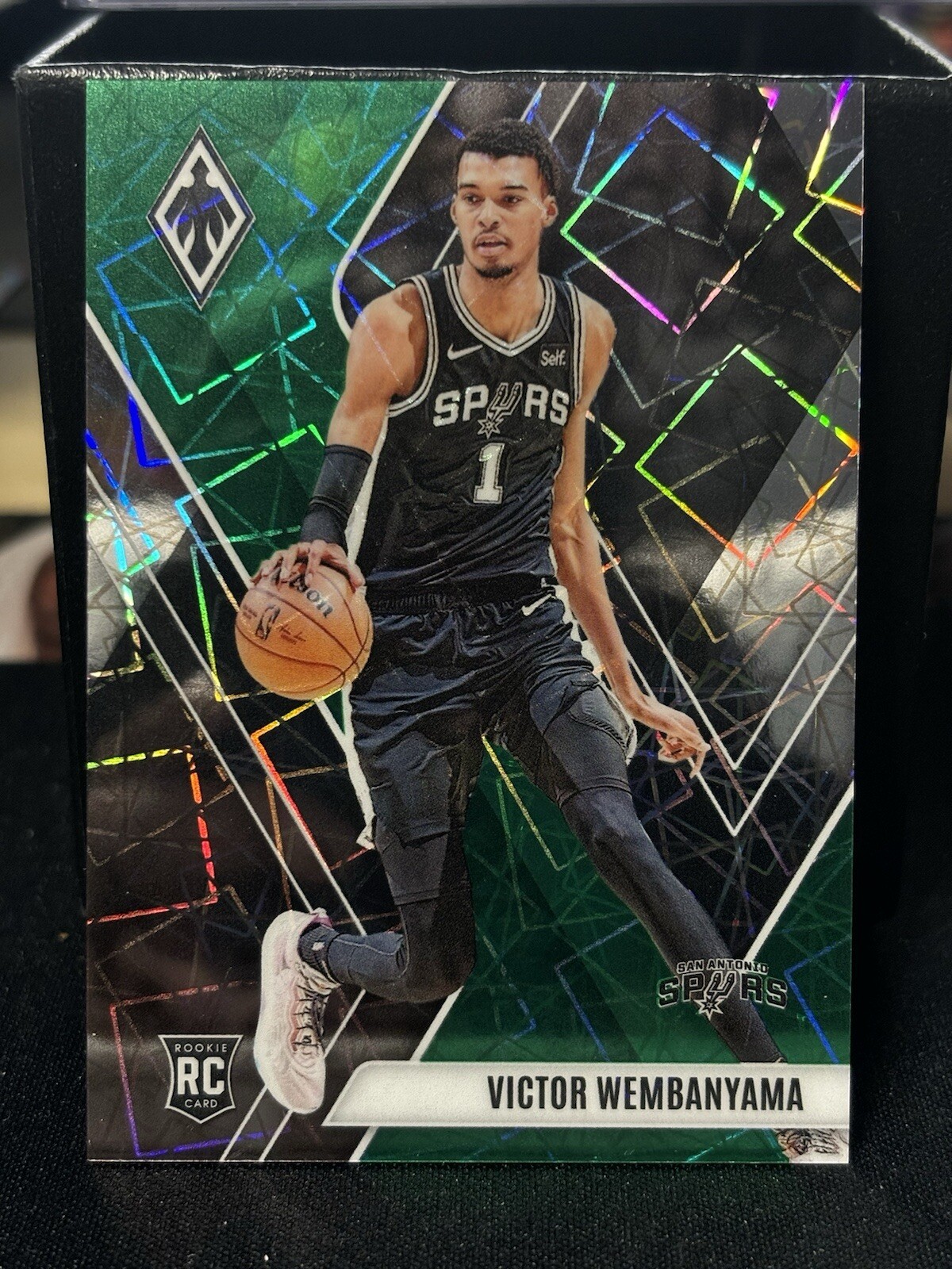2023-24 Panini Phoenix Victor Wembanyama RC Rookie #256 Green Lazer PRIZM /175