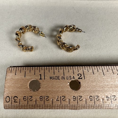 Vintage Gold Tone Post Hoop Earrings Chain Look - Picture 5 of 5