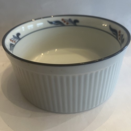 White Blue Dansk Bistro Maribo Ribbed Souffle Casserole Dish - Thailand 7 3/4" - Picture 1 of 5
