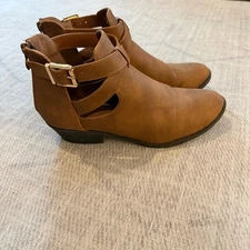 Top Moda Brown Ankle Boots with Buckle Detail 9