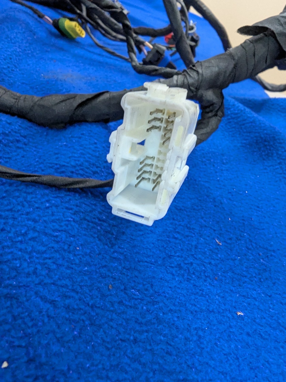 Maserati GranCabrio Right Door wiring harness P/N 272865