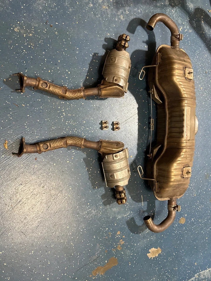 Porsche Boxster S 986 2,7 L 00 con cat. Escape mejorado. Buen estado. 55k mil Foto 2 de 2