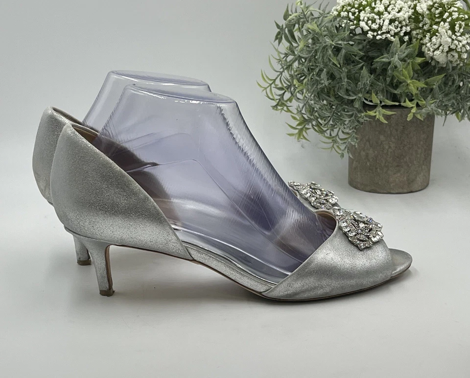 Badgley Mischka Petrina Women's Bridal Silver Metallic Crystal Pumps Sz 8 - Image 3 of 4