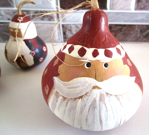 Weihnachtsmann handbemalte Kürbisse Weihnachtsschmuck mit Aufhängern signiert Volkskunst 2002 - Bild 4 von 10