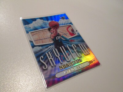 LaMelo Ball Skyview HOLO   2022-23 NBA Hoops