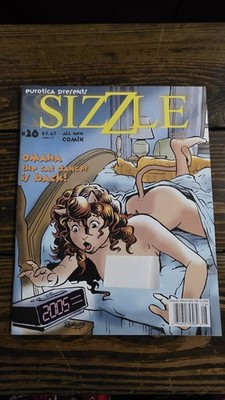 SIZZLE COMIC MAGAZINE # 26  ~ OMAHA CAT Cornnell Clarke RICHARD MOORE VF