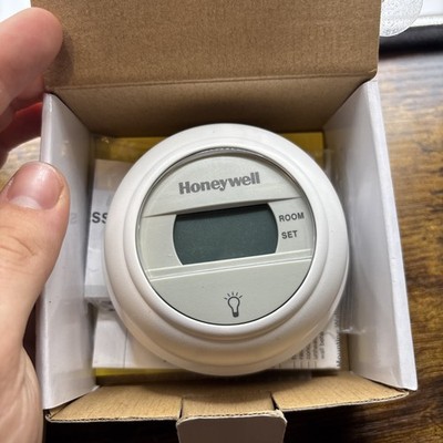 Honeywell T8775 C 1005 Digital Round Thermostat Model # T8775C1005