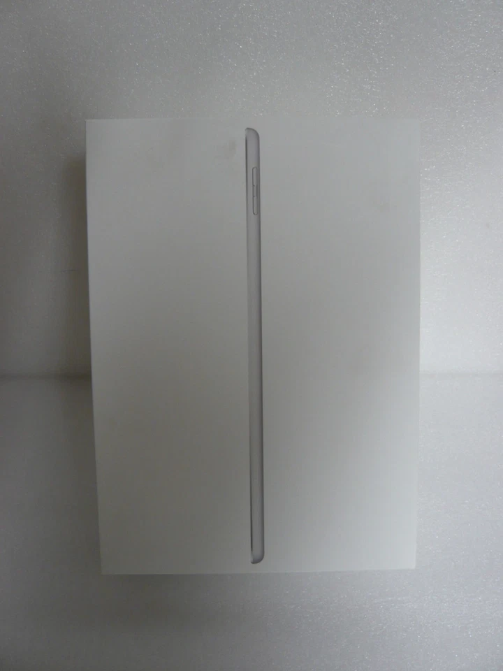 Apple iPad WiFi Tablet MP2G2FD/A 24,6 cm (9,7 Zoll) - 32GB, Silber mit OVP.
