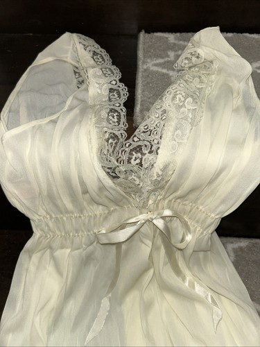 Vintage White Sheer Fancy Nightgown Bridal Lace Small Slender Fit - Picture 2 of 5