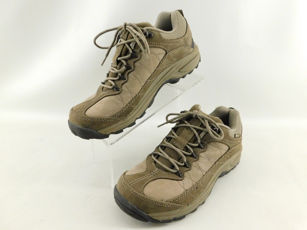New Balance 967 Womens Waterproof Hiking Trail Shoes