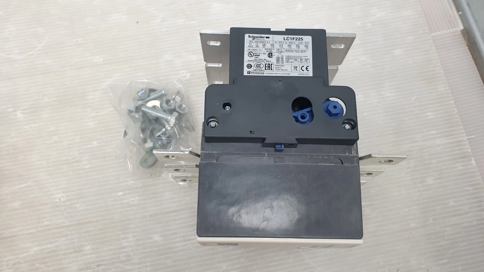 LC1F225 contactor rear with rating plate and bag of bolts