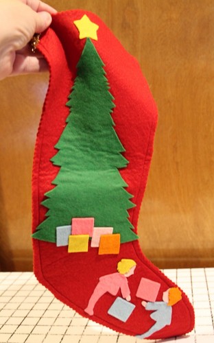 Vintage Weihnachten Filz hausgemachte Strumpf Kinder mit Geschenken 16" Retro MCM - Bild 4 von 5