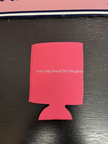 Vineyard Vines pink coozie NWOT - Picture 3 of 3