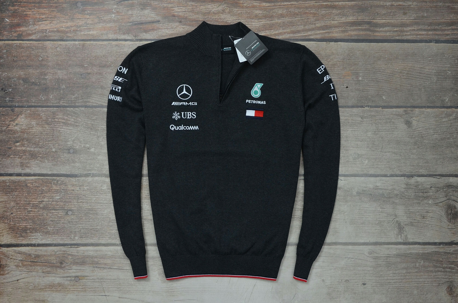 MERCEDES AMG PETRONAS HILFIGER 2018 