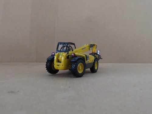 Carrello telescopico LL268 UNIVERSAL HOBBY UH8002U 1/50 TP macchina Komatsu WH613 - Foto 4 di 15