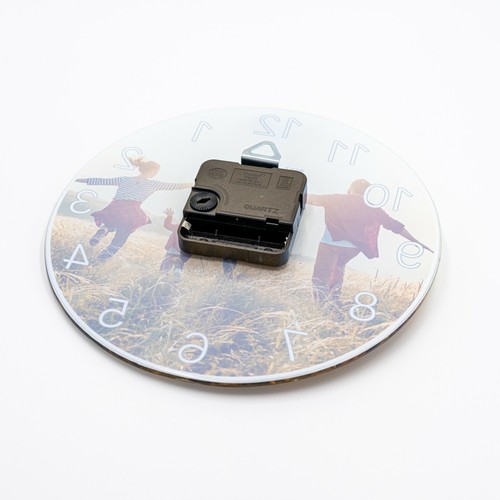 Das perfekte Geschenk - Glas-Wanduhr mit eigenem Foto *Wunschmotiv* Ø 20 cm Uhr - Bild 2 von 3