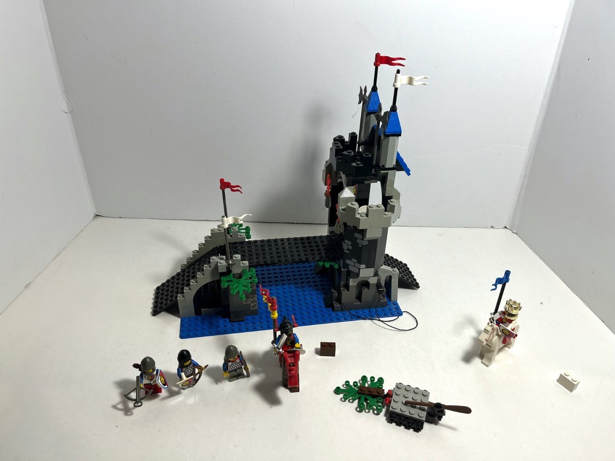 LEGO Castle: Royal Knights: Royal Drawbridge 6078 (1995) + Royal