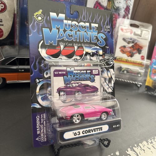 NEW ON CARD MUSCLE MACHINES '63 CORVETTE 01-41 HOT PINK 1:64 1963 🆕 - Picture 4 of 7
