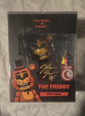 Kellen Goff Signed SDCC Youtooz x ItzSugar FNAF Toy Freddy Glow Vinyl Figure
