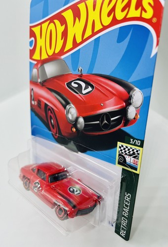 Hot Wheels - Mercedes-Benz 300 SL Red Retro Racers 3/10 2023 (HKH02) - Picture 4 of 5