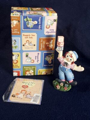 Enesco Raggedy Ann & Andy Figurine ''I   U ( I Love You)'' #783684