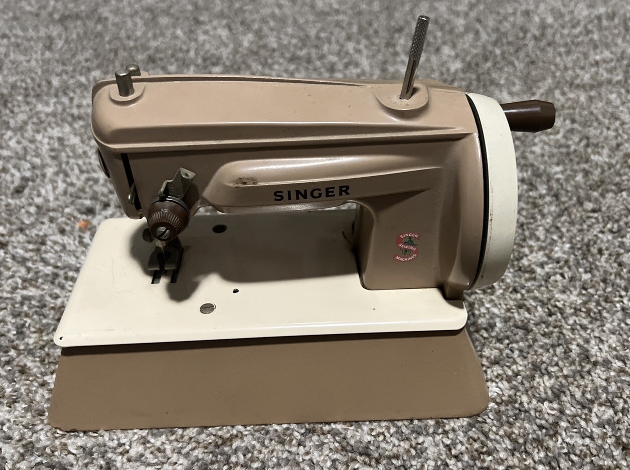 Vintage Child’s Singer Sewing Machine Beige Collectible Pre owned eBay