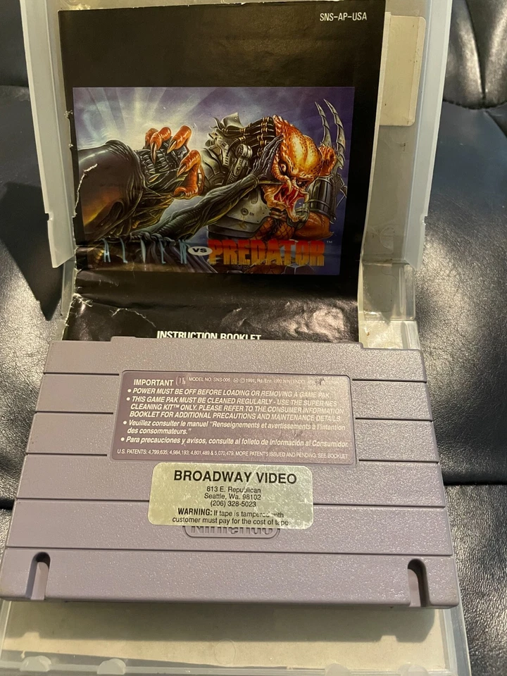 Alien Vs Predator Cartridge and manual in video store box SNES - Image 4 of 4