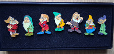 VINTAGE WALT DISNEY'S 7 DWARFS ENAMEL PIN SET - BOXED - NEW