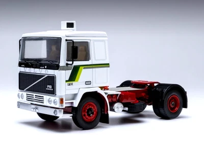 Ixo 1/43 Volvo F89 Warsteiner Arrows F1 Team – Camion Transporteur – Doré