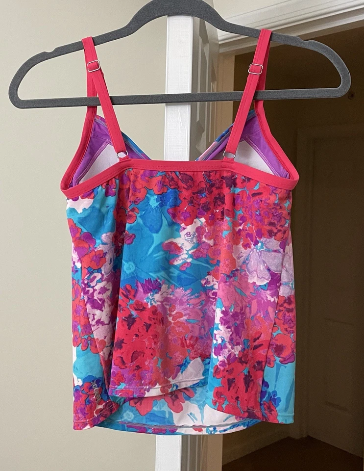 Camiseta Tankini de Natación Reebok Rosa Floral Isla Bohemia Para Mujer Pequeña Foto 3 de 3