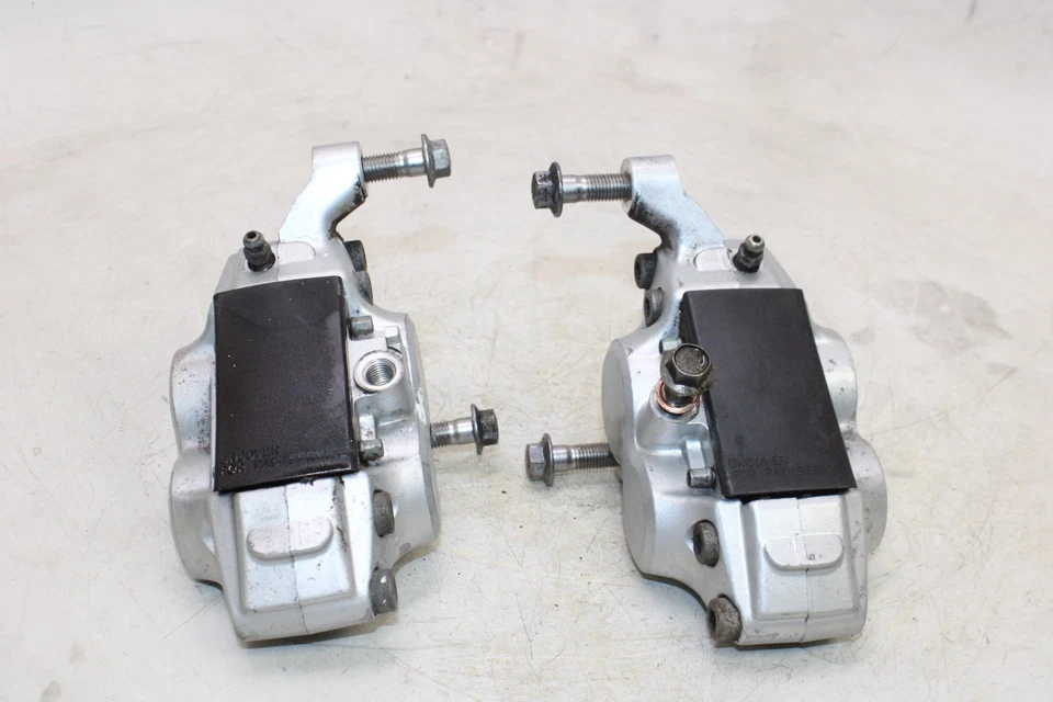 Yamaha FZR600R 1996 OEM Juego de pinzas de freno delanteras derecha izquierda par de pinzas Foto 3 de 4