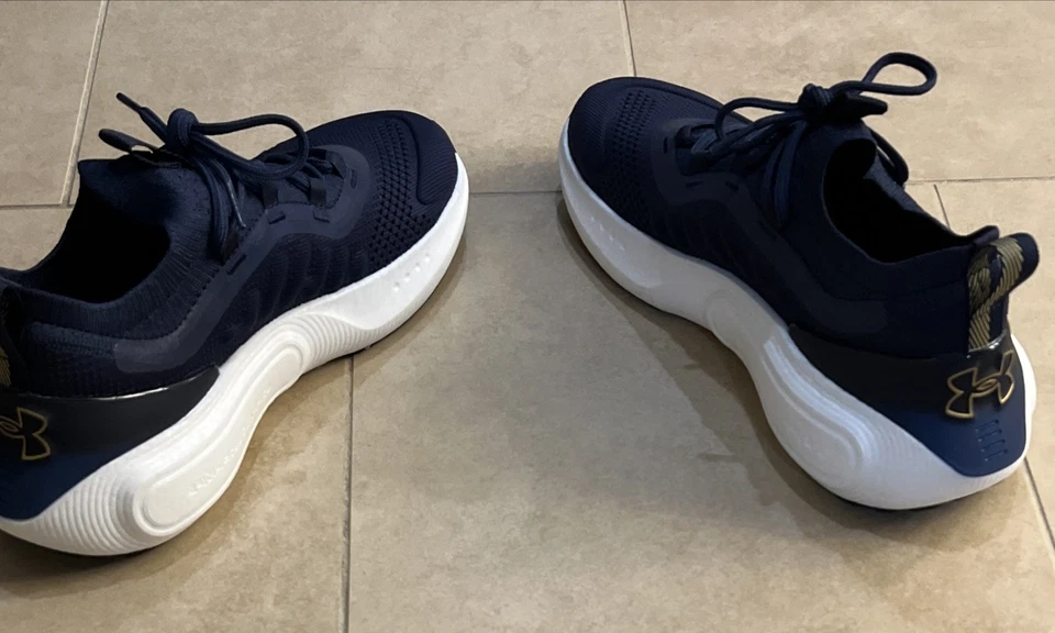 Zapatos Notre Dame Under Armour Phantom 4 para hombre 8,5 azul marino Foto 3 de 4