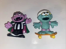 2011 Hasbro Playskool Sesame Street Count & Rosita Skate Friends PVC 2 piece set