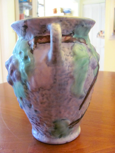 ANTIQUE WELLER SILVERTONE 1920'S ART POTTERY PASTEL GRAPES CERAMIC 6 1/2" VASE - Picture 2 of 11