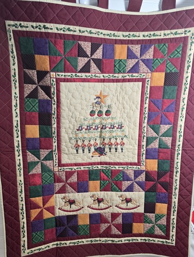 Vintage 1997 Weihnachtsbaum Wandbehang gesteppt 32”x 50” Cottagecore Cottage