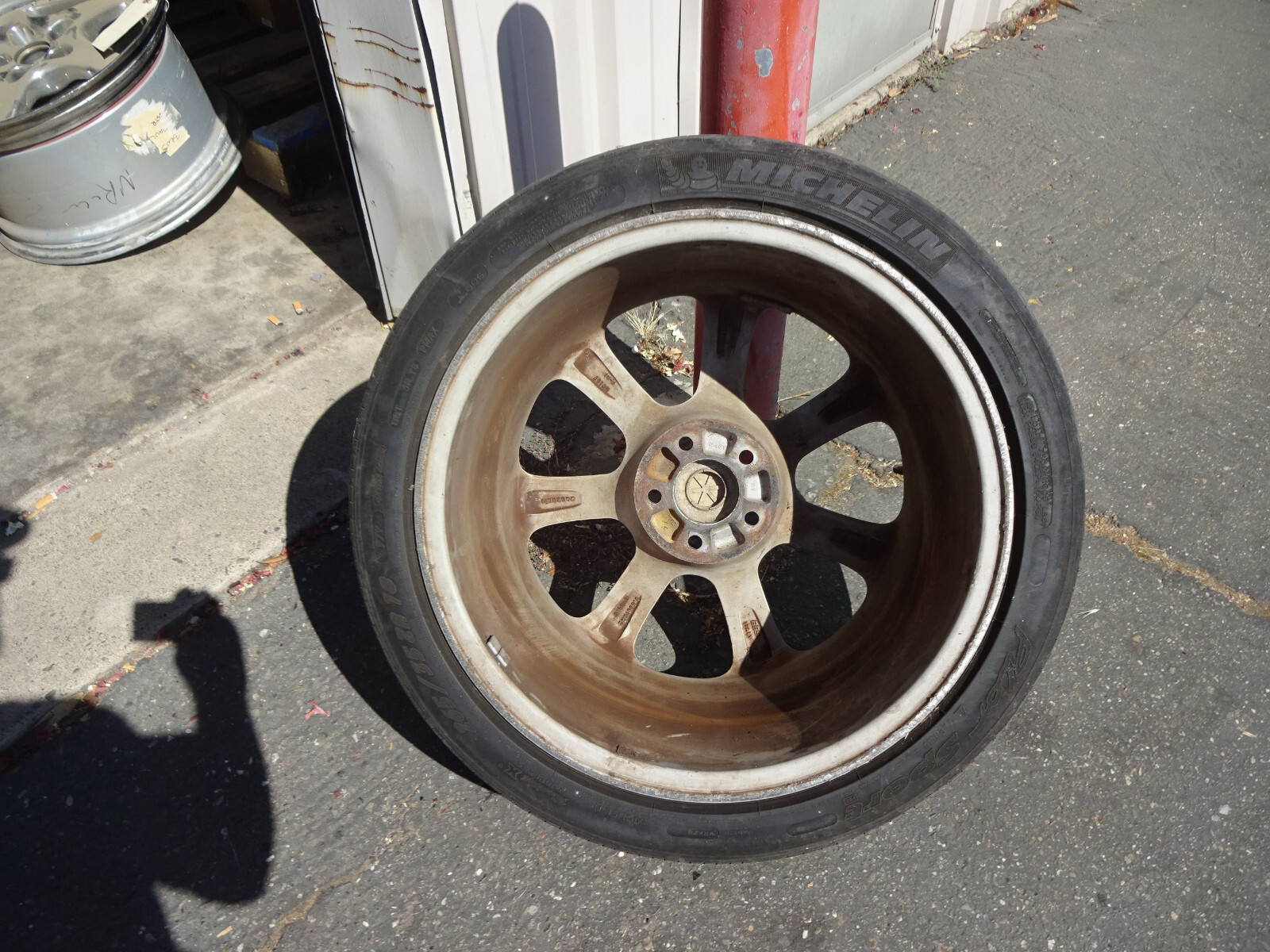 Maserati 4200 Spyder - Rear Wheel/ Rim And Tire  9.5x18 Inch - P/N 199034