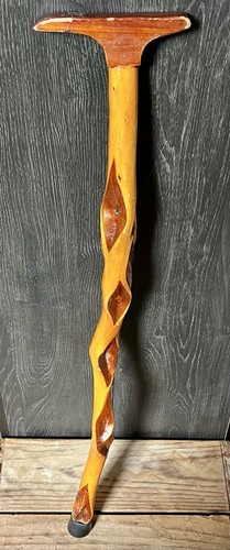 Beautiful Vintage Diamond Willow Twisted Wood Handmade 30” Walking Cane 12 Oz!