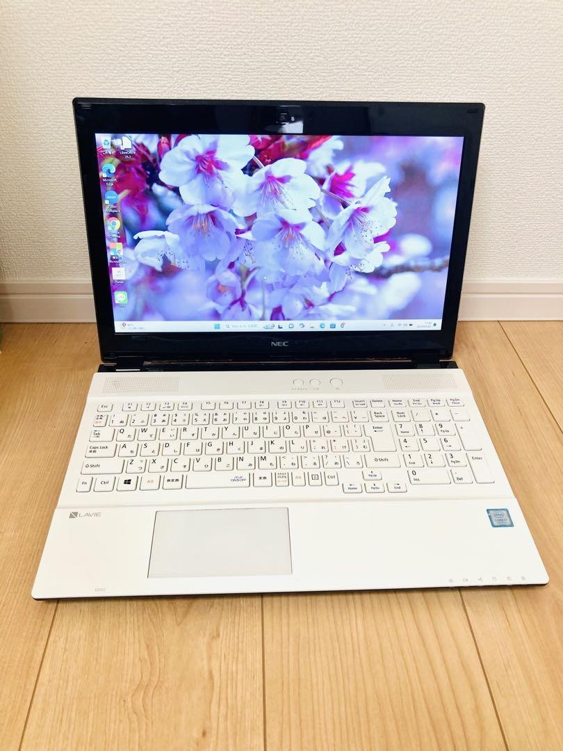 NEC LAVIE 15.6 Inch Core i7 7th Gen Laptop 256GB SSD 12GB