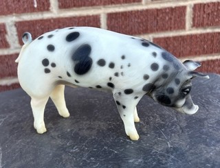 Breyer Jasper the Market Hog Spotted Pig 7.5" long 4" tall Farm Toy EXCELLENT