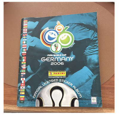 Panini FIFA World Cup Germany 2006 Stickeralbum mit geklebten Stickern