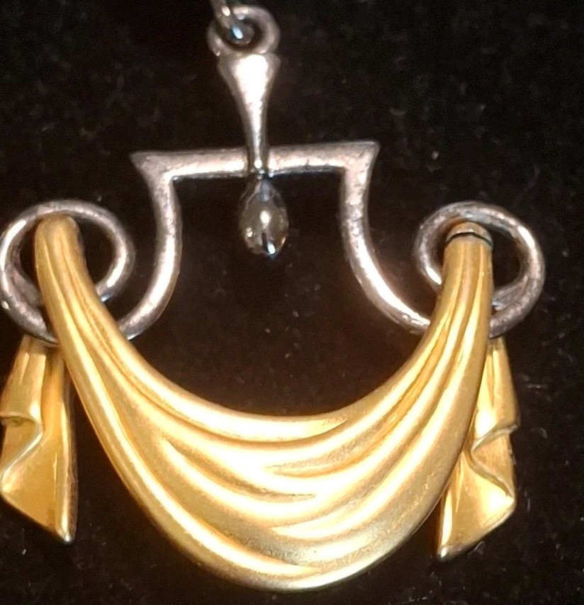 Picture 4 of 9