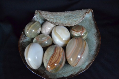 8 echte Marmor Eier verschiedene Größen Maserungen auf Tonschale dekorativ - Bild 2 von 5