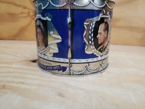Vintage metal tin silver Jubilee 1977 HM the Queen - Picture 4 of 10