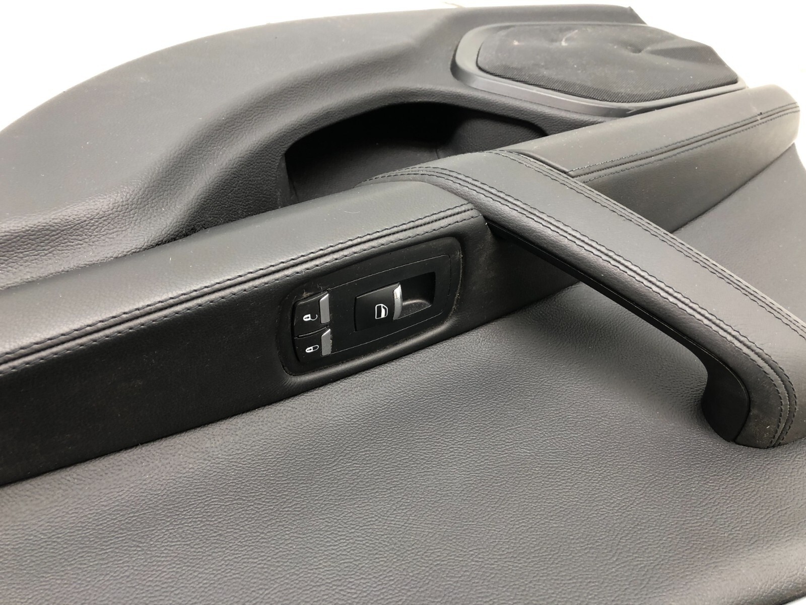 2014-2019 MASERATI GHIBLI SQ4 RIGHT PASSENGER REAR INTERIOR DOOR PANEL OEM.