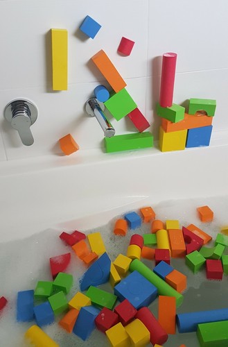 100 Piece EVA Foam Building Blocks for Kids incl. Carry Bag. (Pink or Green) - Picture 21 of 23
